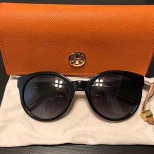 Tory Burch sunglasses in black